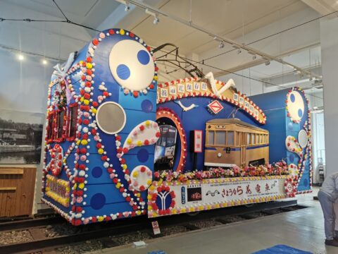 歴史的造作物の撤去作業